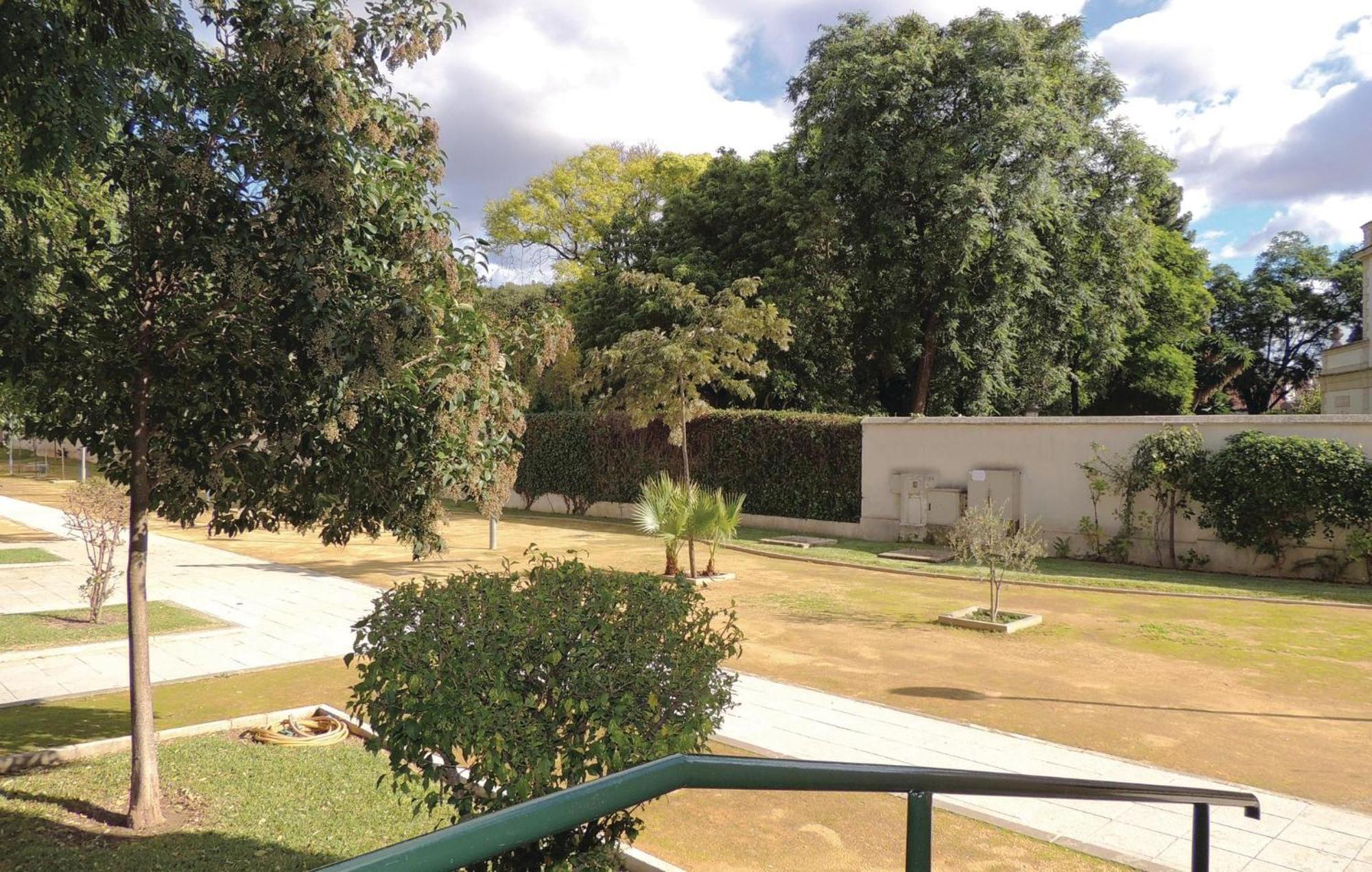 3 Bedroom Nice Apartment In Jerez De La Frontera Exterior photo